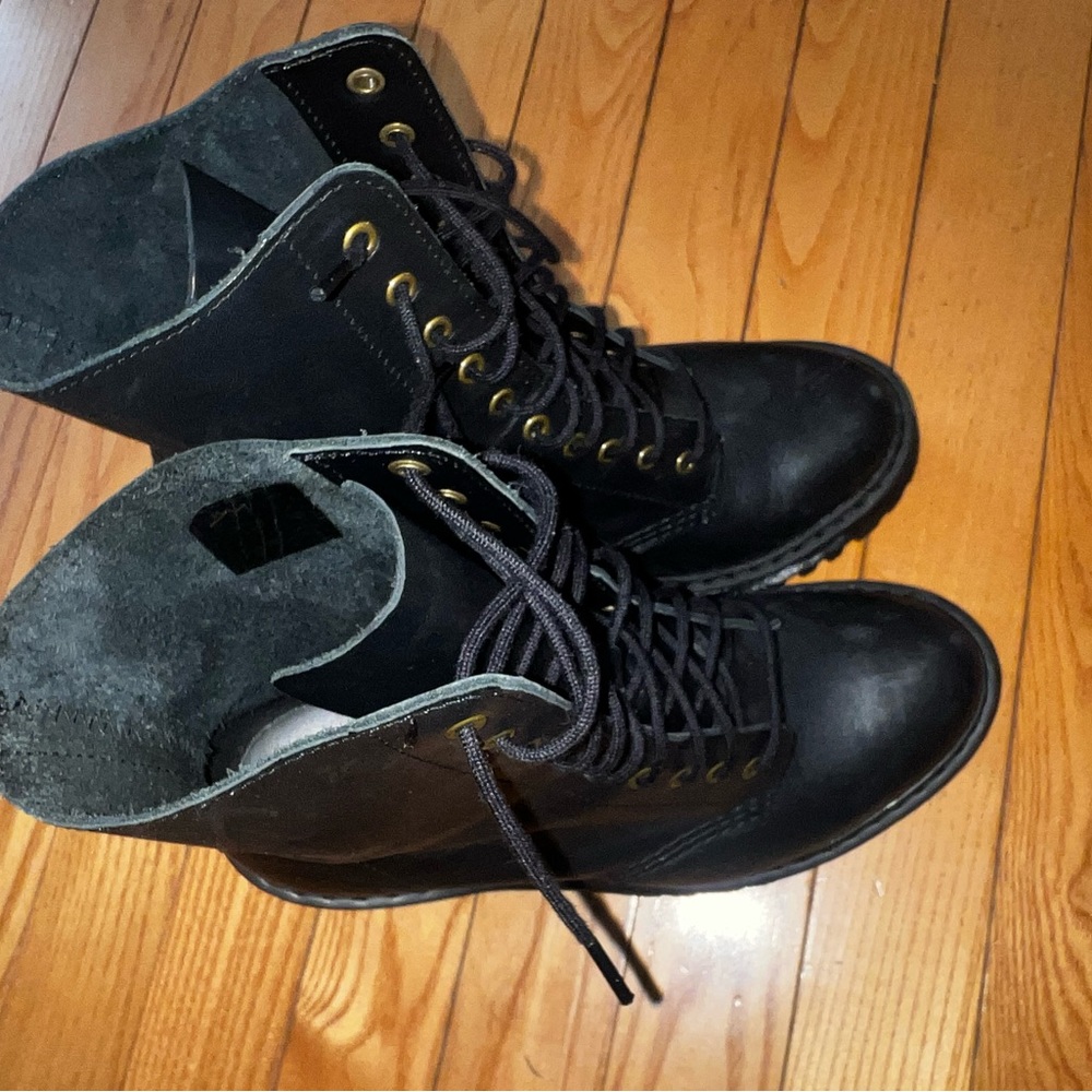 Dr. Martens Kendra size 6. Worn 3 times.